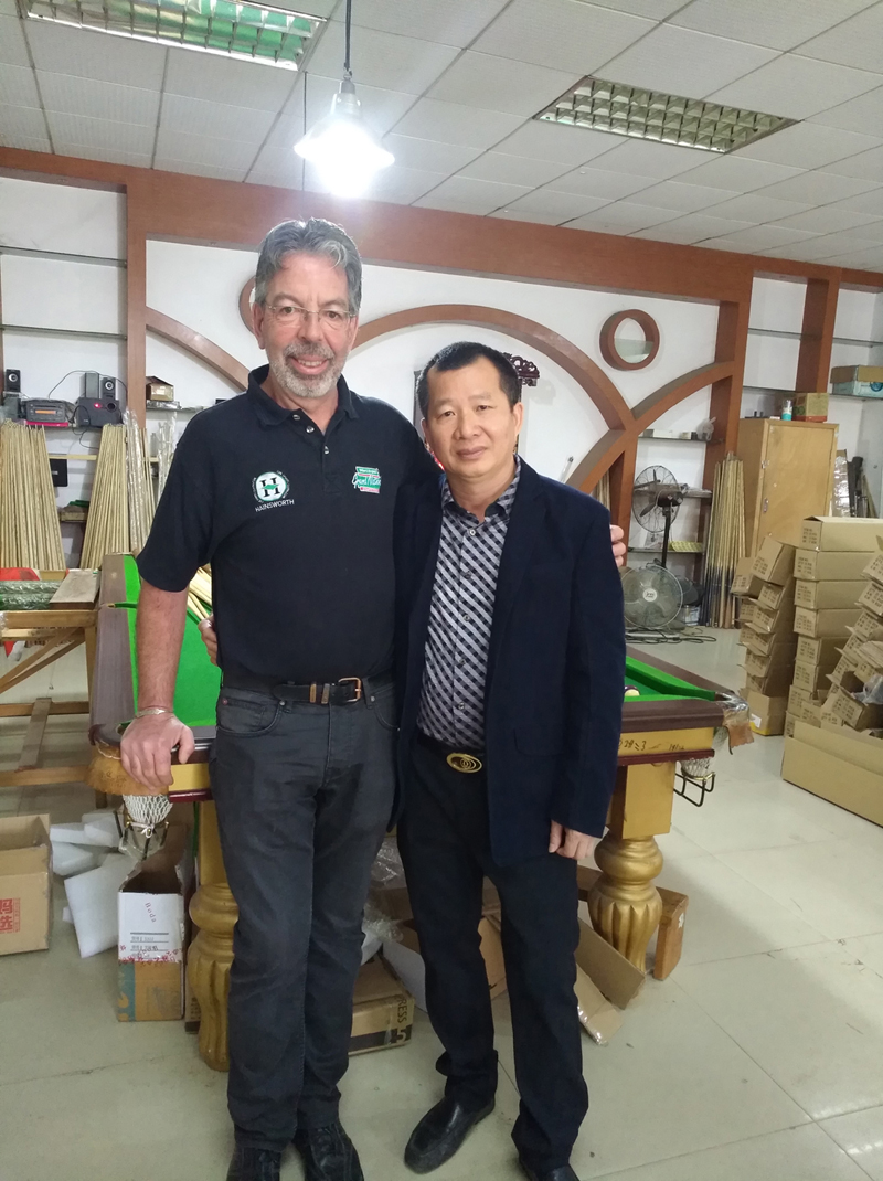 LP distributor in France visit our factory 